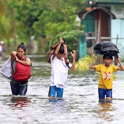 filipijnen-bereiden-zich-voor-op-supertyfoon,-900.000-mensen-geevacueerd
