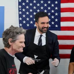 video-|-burgemeester-mamdani-van-new-york-schept-borden-vol-op-veteranendag