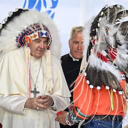 vaticaan-geeft-62-historische-objecten-terug-aan-inheemse-bevolking-canada