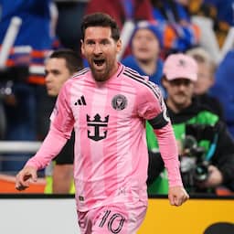 messi-steelt-weer-de-show-bij-inter-miami-met-kopgoal-en-drie-assists