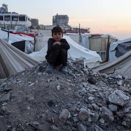 rode-kruis-opent-giro-7244-vanwege-oorlogen:-‘miljoenen-mensen-zijn-alles-kwijt’